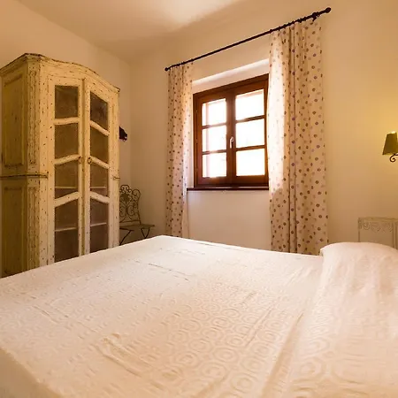 La Casa Dell'olivastro * بودوني